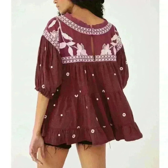 FREE‎ PEOPLE Edie Tiered Burgundy Flowy Embroidery Top Size XS - Picture 1 of 8